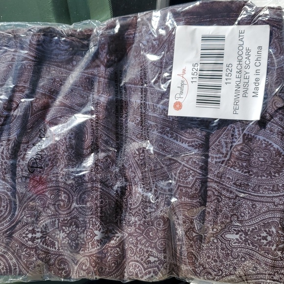 Penelope Ann New Scraf Periwinkle and Chocolate Paisley 77" x 37" - Picture 6 of 7